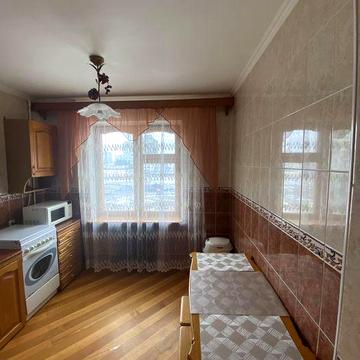 Продам свою квартиру 9м-н,Лавина,Ринок