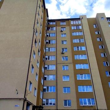 Здана велика 3 кімнатна (Біля Парку)