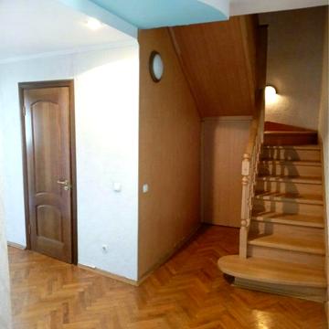 Продаж 3к квартири вул. Автозаводська 99/4