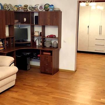 Продам трикімнатну квартиру по вул. 1 Танкової бригади, 27