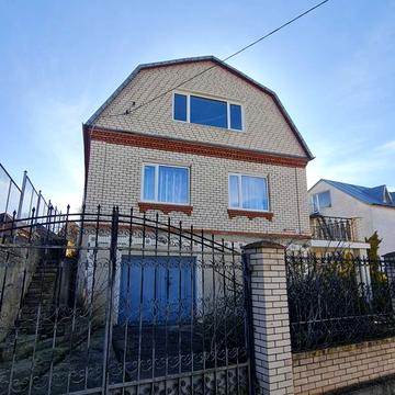 продаж добротного будинку з чудовим місцем розташування