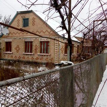 Продається добротний цегляний будинок в с.Вишів