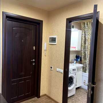 Продам 1-комн. квартиру студию 40м2  в Бородинском м-не по Ладожской