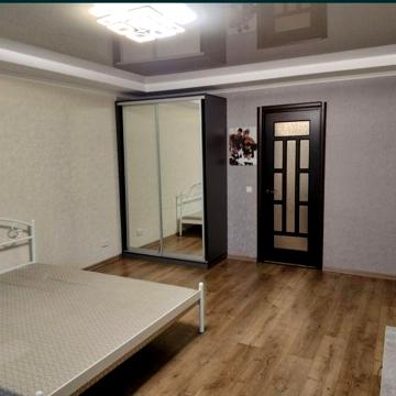 Сдам большую 1 ком кв на Космосе