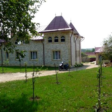 Чудовий родинний маєток, який готовий вітати своїх нових власників!