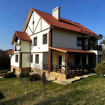 Будинок, велика ділянка, Чернівці