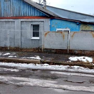 Продам 1/2 частину будинку  неподалік від суду!