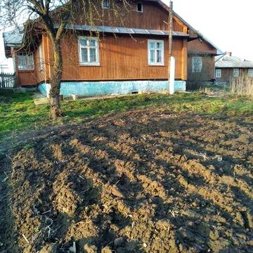 Продаж будинку з присадибною ділянкою.