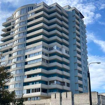 Велика трикімнатна квартира для родини ЖК Тихий центр