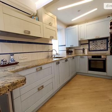 Продаж 2к Квартира Степана Бандери (Льва Толстого) вулиця