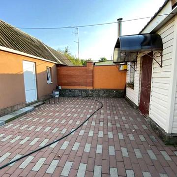 ПРОДАМ ЗАМЕЧАТЕЛЬНЫЙ 3К Дом Днепр возможно в рассрочку по ул. Киевской