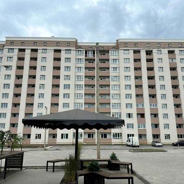 Продаж 2 кімнатної квартири на Озерні.