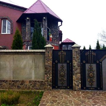 Продається напів особняк, на Виноградівщині.