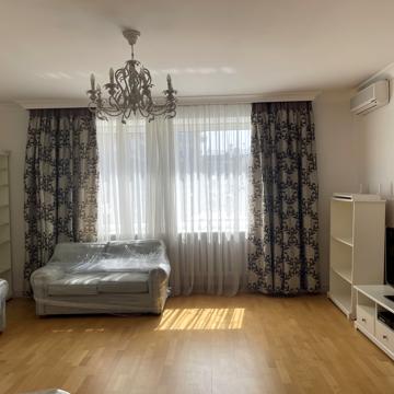 Олександра Кониського вул., 52/58