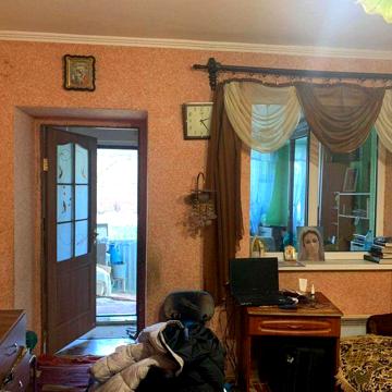 Продається квартира на 1 поверсі.