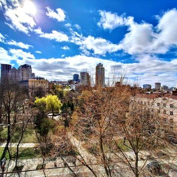 Продаж 2-к кв. з прекрасним видом на сквер! Гончара 52, Золоті Ворота