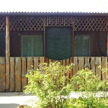 Будиночок на березі Дніпра