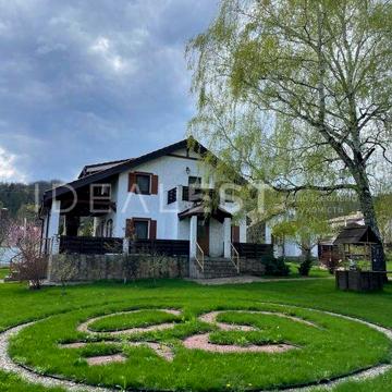 продам дизайнерский дом в Коробовых Хуторах