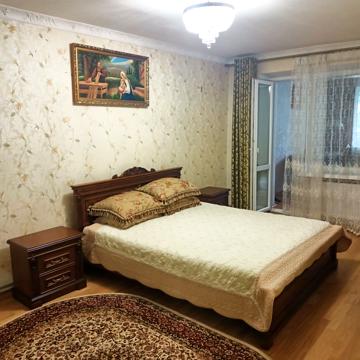 Стебницька, 76
