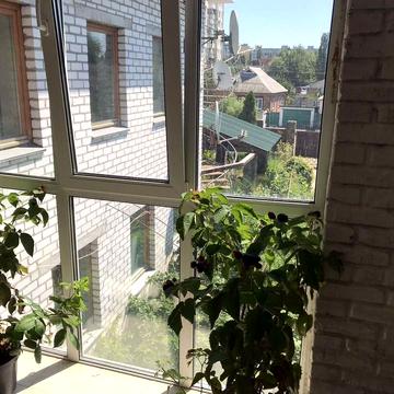 Продам дом 3 этажа. Под офис или жилье..