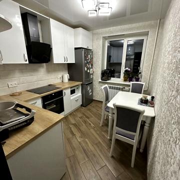 Продаж 2к Квартира Холодногірська (Горького) площа