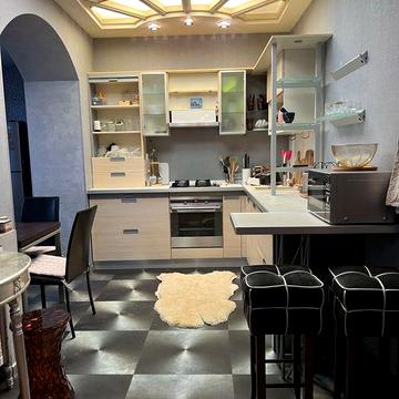 Продам 2ком кв метро Научная с ремонтом