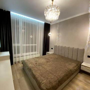 Стильна 2 кімнатна з великою кухнею в самому центрі 70м2