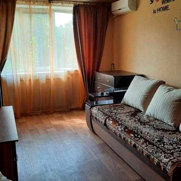 Продам 2 кімнатну квартиру в Дергачах з капітальним ремонтом.