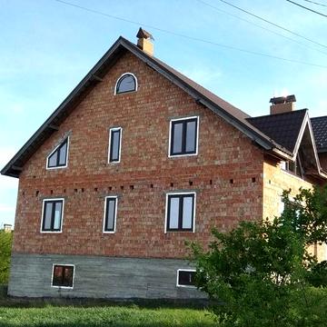 Триповерховий будинок в елітному районі (В.Кучурів)