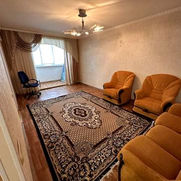 Продам 3-х комнатную квартиру в центре Авангарда