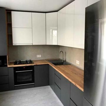 Продам 4х кімнатну квартиру 104м2 Пісочин Дагаева 5