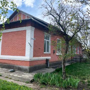 Будинок у смт. Приютівка Олександрійського р-ну Кіровоградської обл.