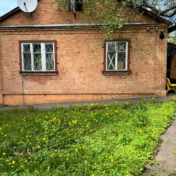 Добротний будинок на Юрівці
