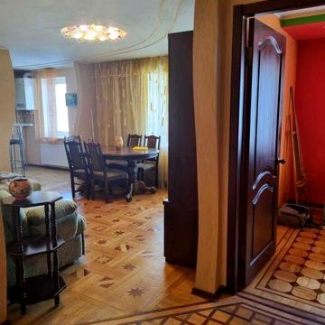 Продам 3 к. кв. з капітальним ремонтом в Песочині, в районі Мобіль