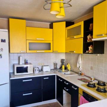 Продам 3 к. кв. з капітальним ремонтом в Песочині, в районі Мобіль