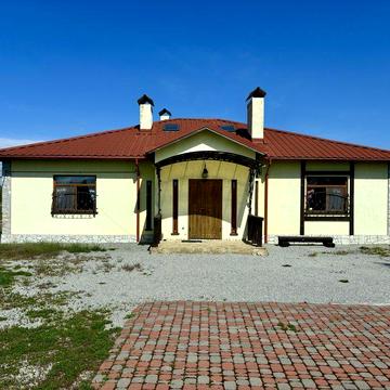 Продам вишуканий, 1 поверховий, сучасний будинок в селі Іванків