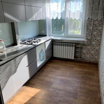 Продам 3 комнатную квартиру на Красном Камне