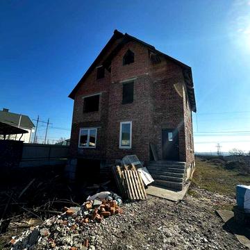 Будинок з дуже хорошим розташуванням ID32990