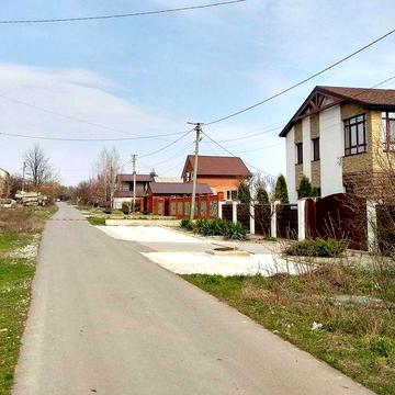 Дом Днепр 2 км. пригород Новоалександровка. есть видео внутри.
