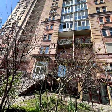 Велика двокімнатна в центрі Ірпеня