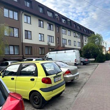Квартира в цокольному поверсі ЖК Оксамитовий ЖК Оксамитовий