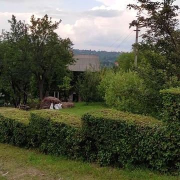 Дачна ділянка с недобудованим будинком ("коробка")