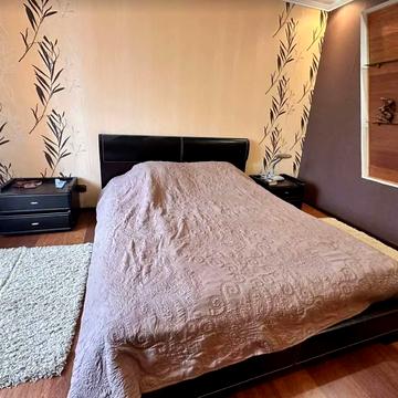 Простора 3-кімнатна квартира у центрі Хмельницького