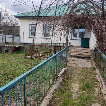 Будинок  с. Брусилів. Чернігівський  р-н