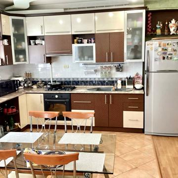 Михайла Грушевського просп., 239