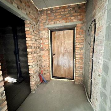 Продаж дворівневої трикімнатної квартири