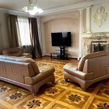 Продаж шикарної квартири в центрі міста