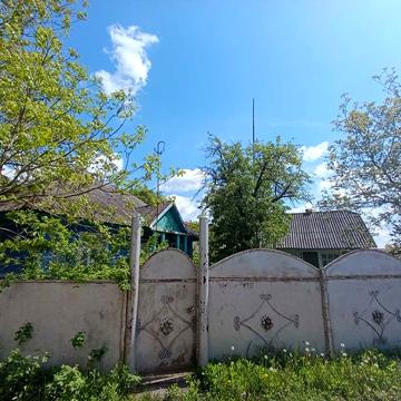 Продам будинок в центрі села Ржавинці, 35 км від Чернівців