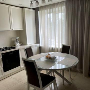 Шикарная квартира - 120 кв. м. с дорогим ремонтом
