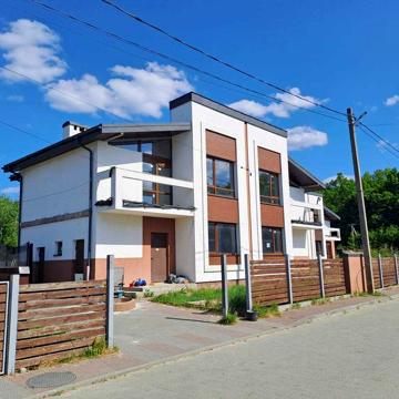 Продаж новозбудованого котеджа в Конопниці